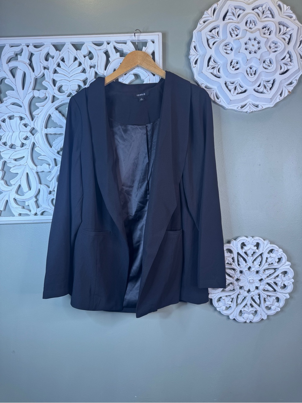 Torrid Black Open Front Women's Blazer Jacket Satin Lining Size 1